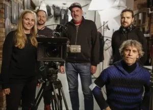 Filmavimo-grupe-Kaune-scaled-e1681469844254-700x501